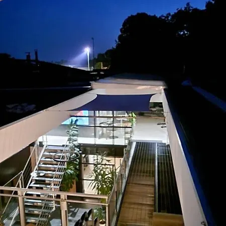 Loft Sky View & Rooftop Homestay szállás *